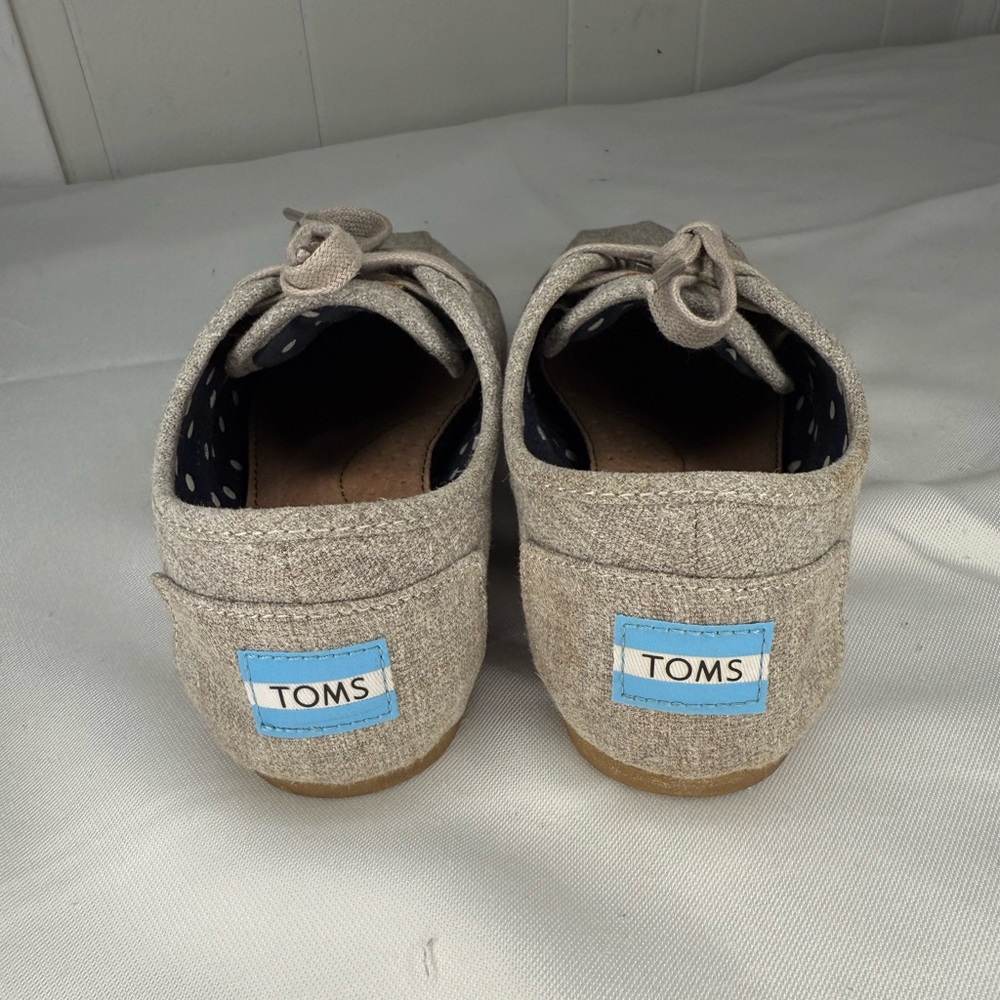 Tom’s lace up shoes - Picture 3 of 6